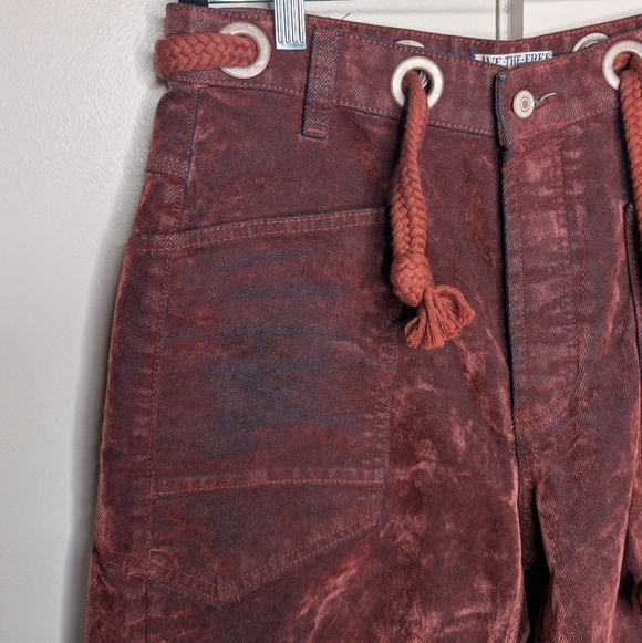 We The Free Moxie Low Slung Pull On Barrel Jeans in Chilli 27 NWT - Picture 6 of 10